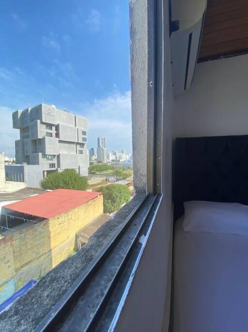 Cozy 5 Bedroom, 6 Bathroom Apartment