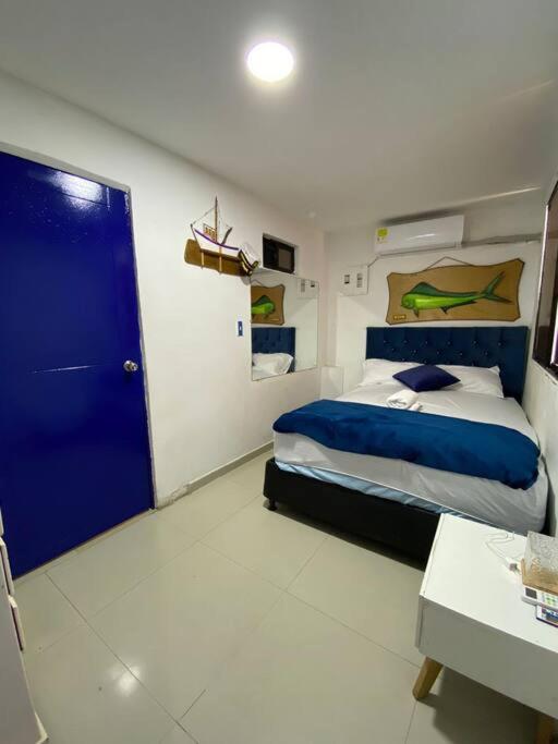 Cozy 5 Bedroom, 6 Bathroom Apartment