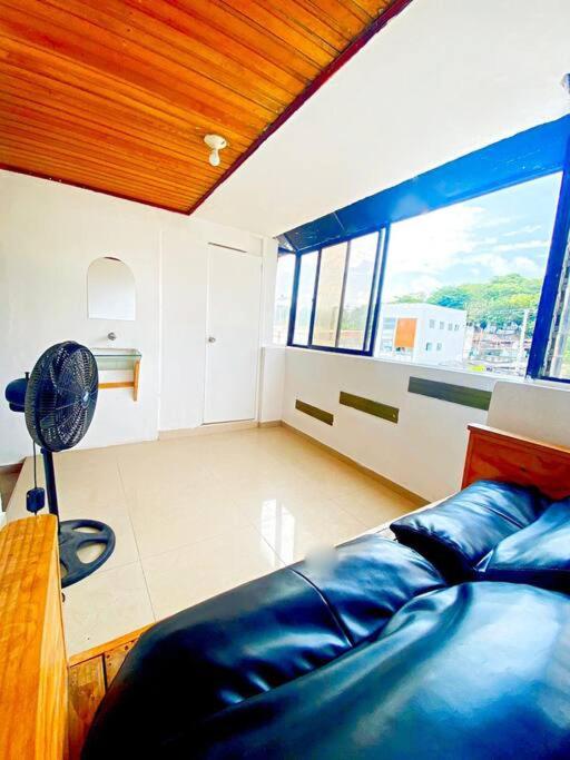 Cozy 5 Bedroom, 6 Bathroom Apartment