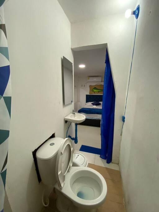 Cozy 5 Bedroom, 6 Bathroom Apartment
