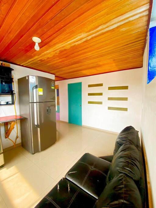Cozy 5 Bedroom, 6 Bathroom Apartment