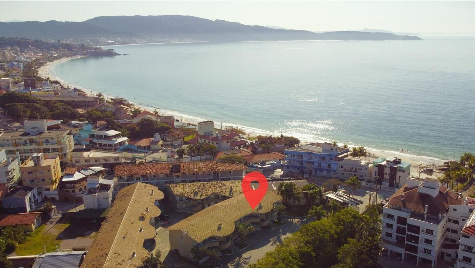 1047 - Apartamento de Três Quartos em Condomínio Fechado na Praia de Bombinhas view 2