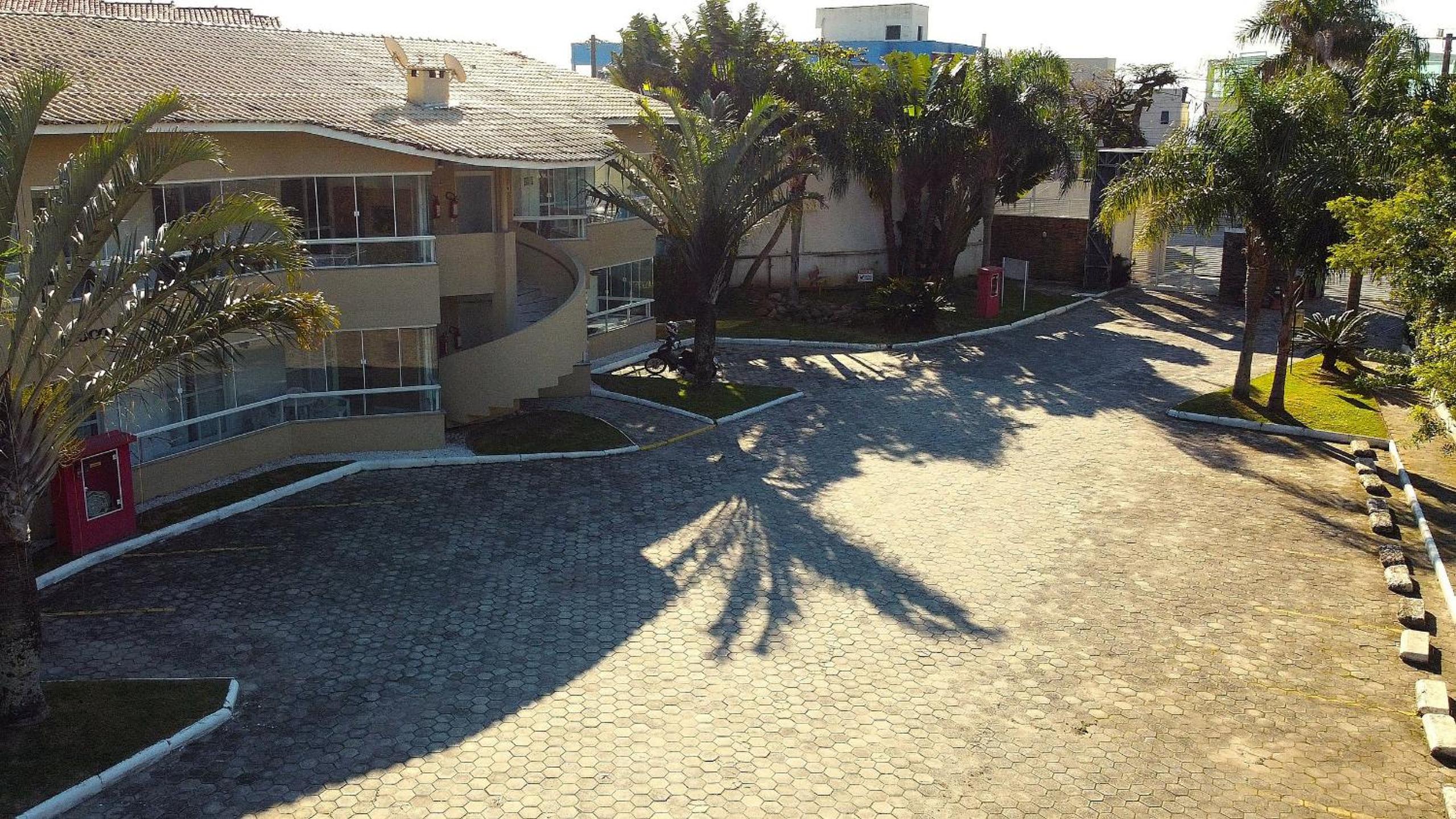 1047 - Apartamento de Três Quartos em Condomínio Fechado na Praia de Bombinhas view 4