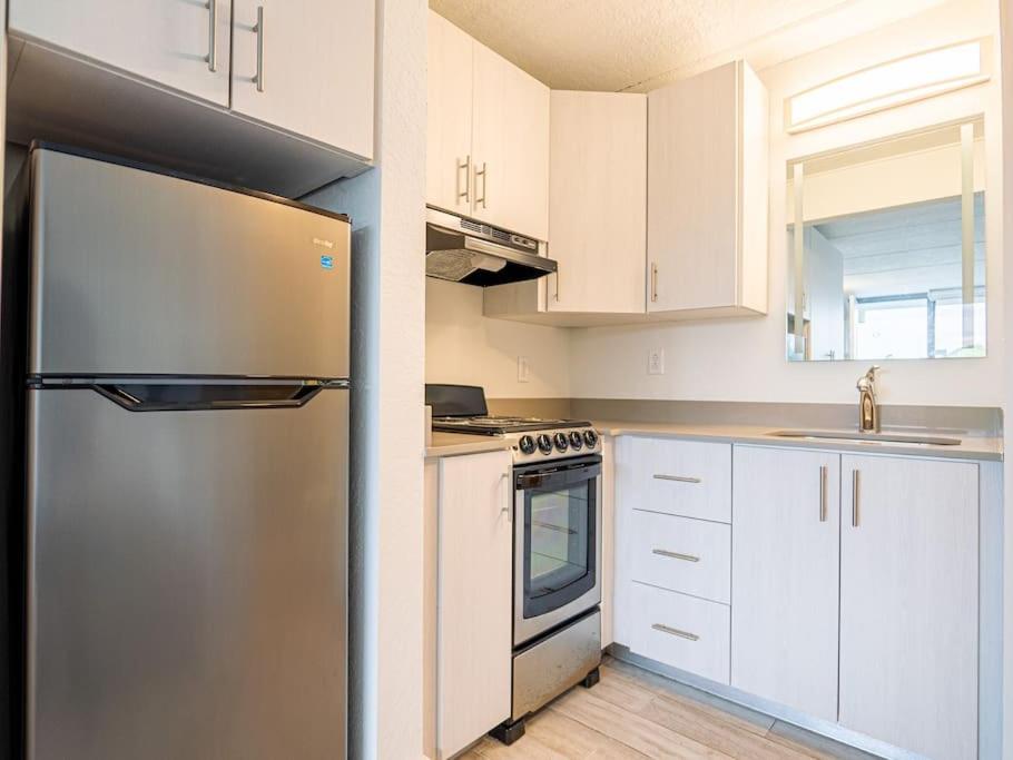 Orlando Affordable 1BR Disney Retreat with Lake View