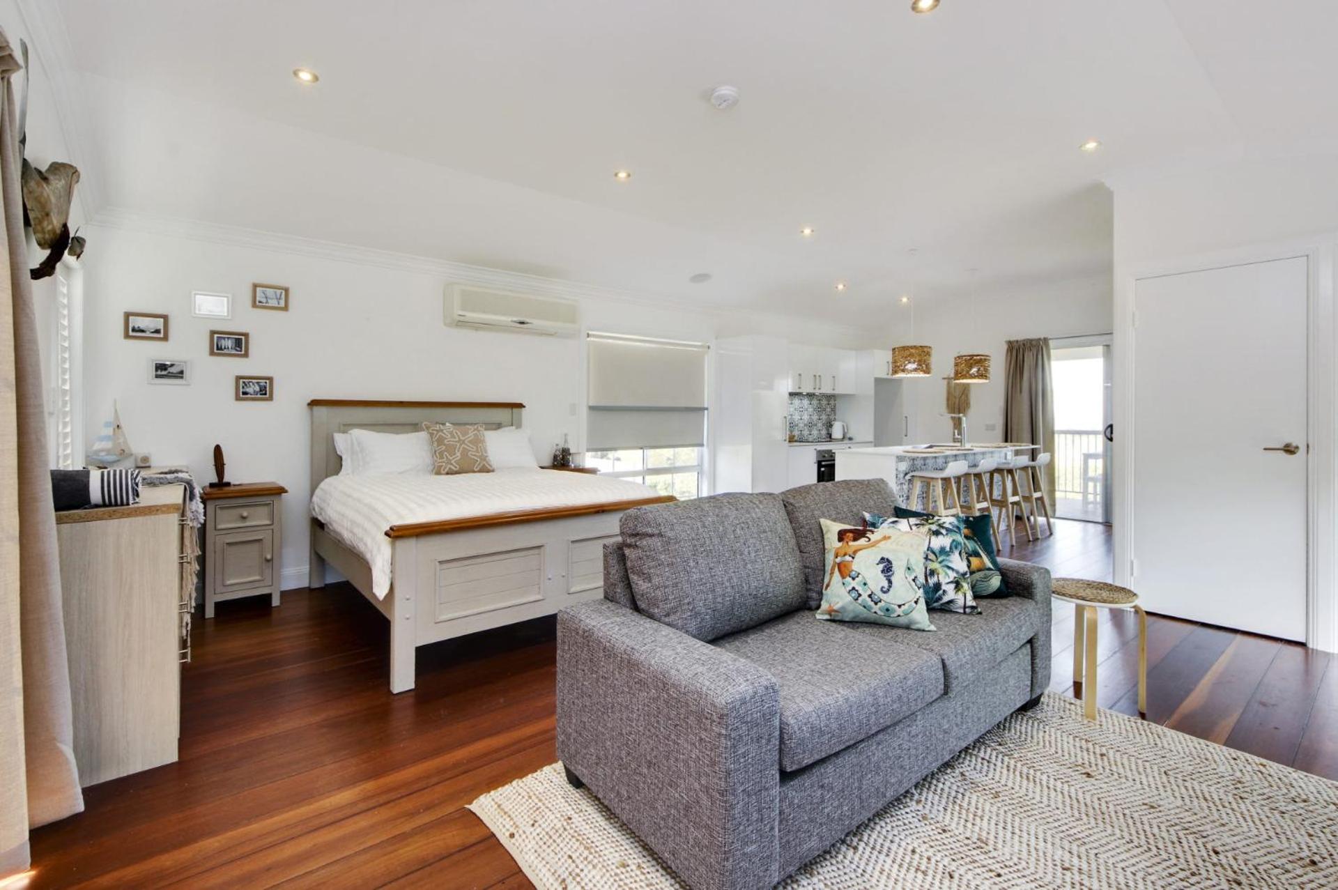 Coastal Hideaway - 1 Ocean St SWR view 3