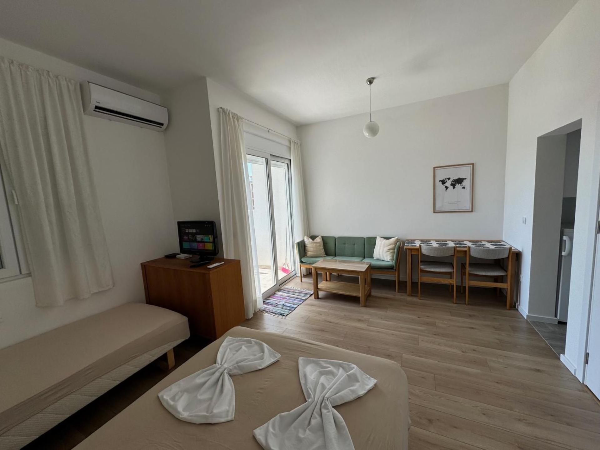 Deluxe Studio Apartment with Sea View view 3