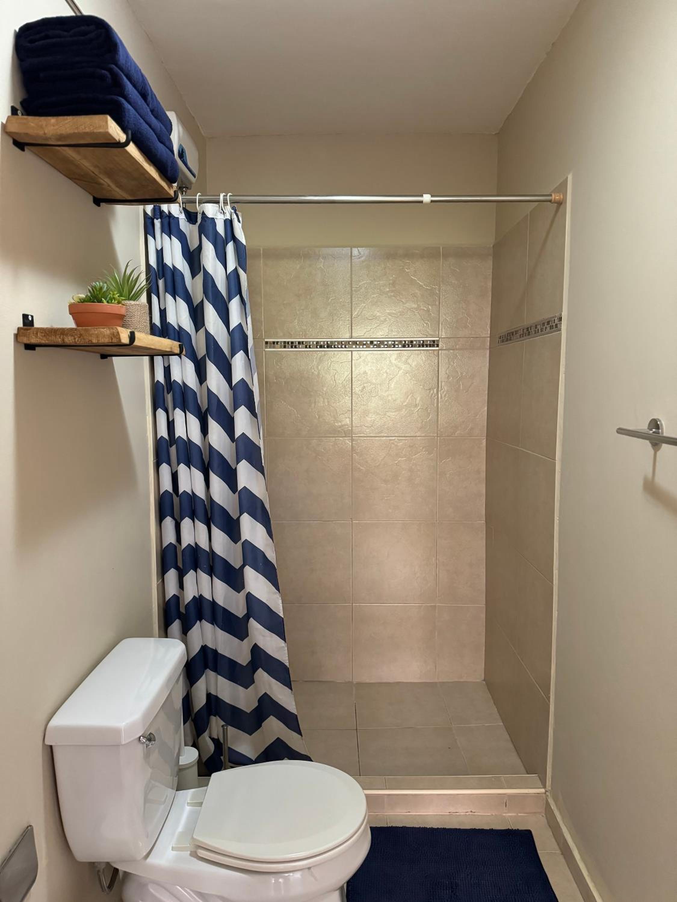 Cozy 2 Bedroom Apartment in Brakkeput