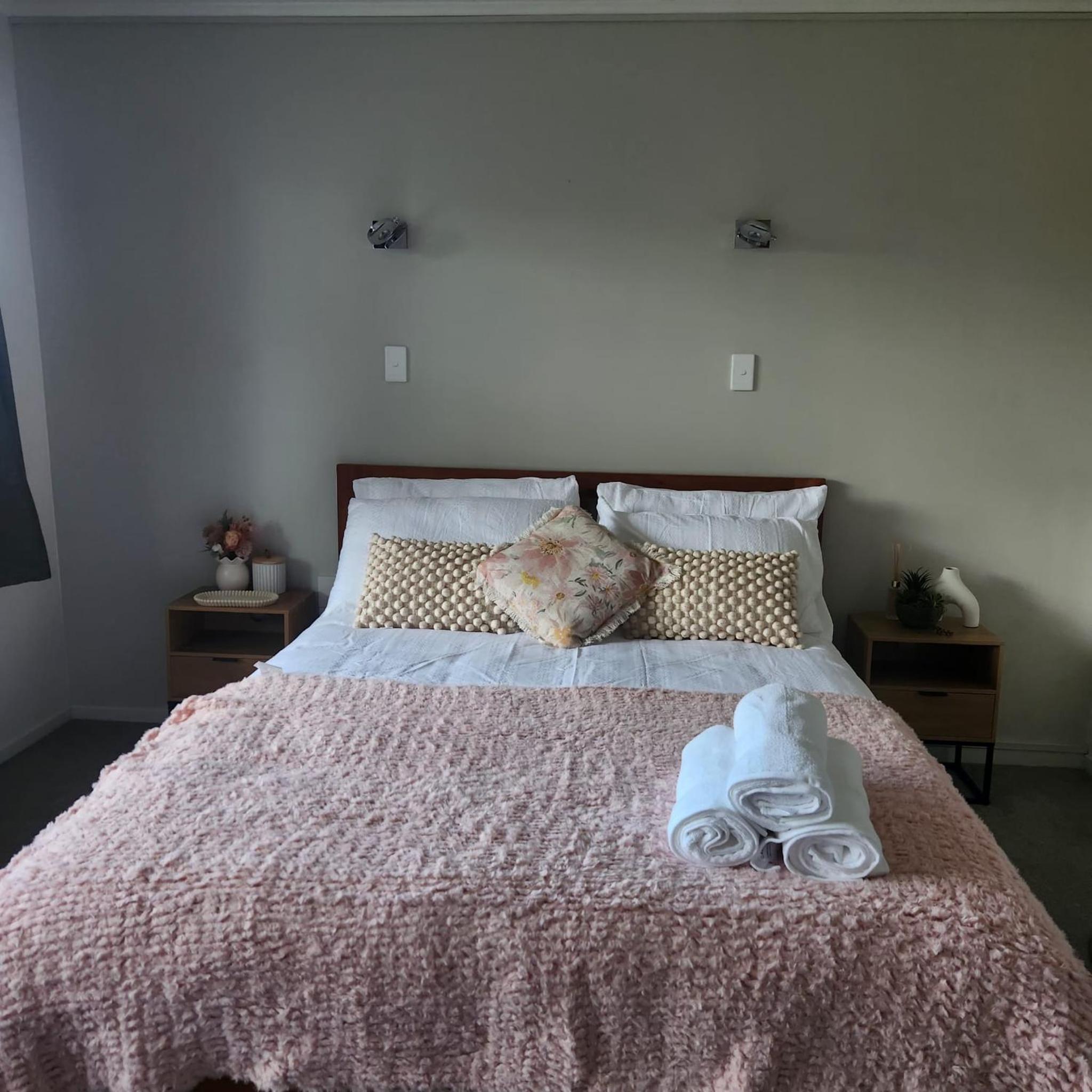 Room in prime location house with spa and sauna view 4