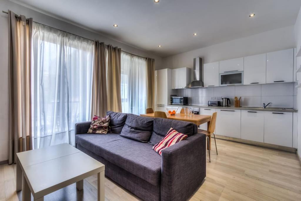 Perfectly Located Sliema Apartment photo 2