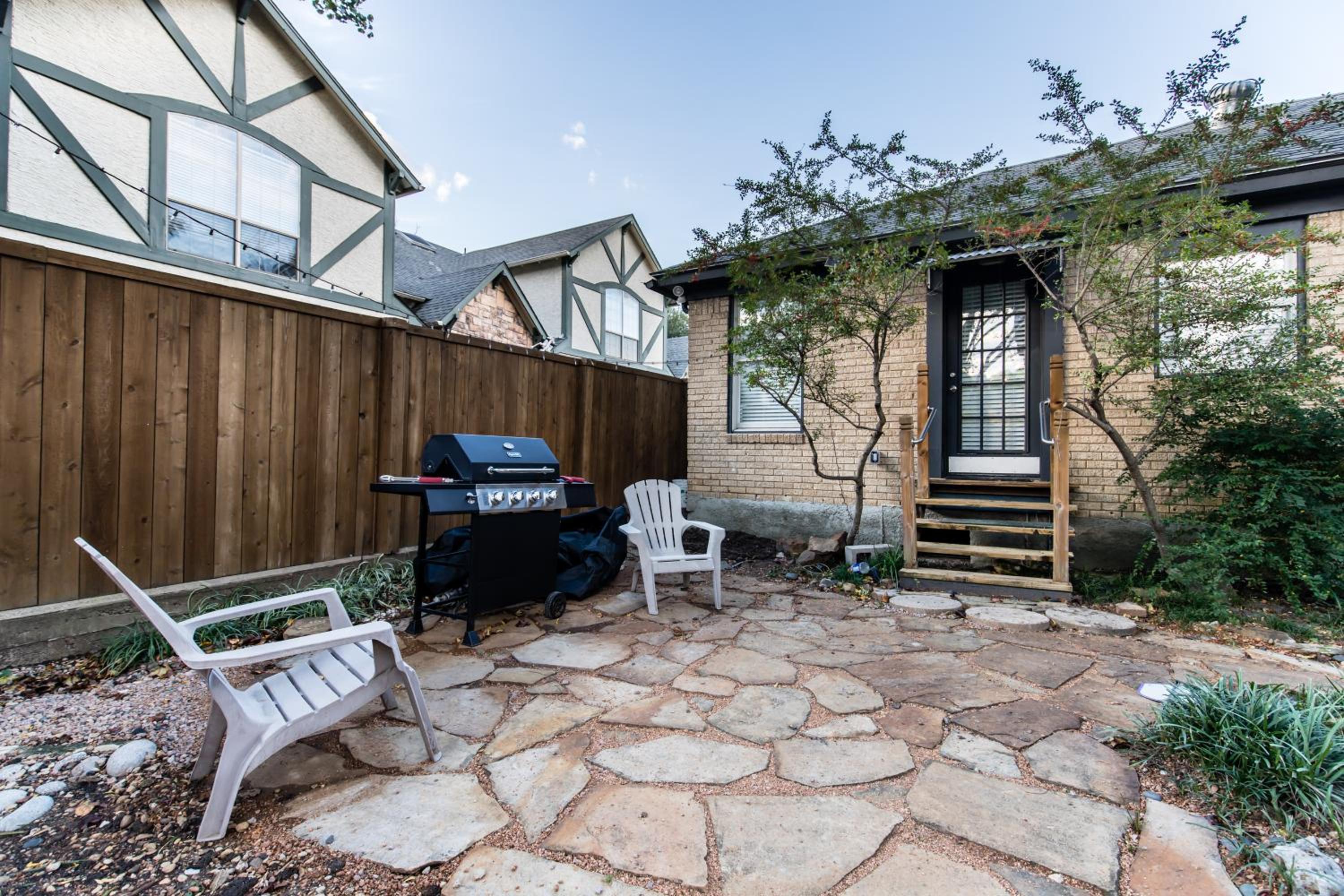 Lower Greenville Estate view 3