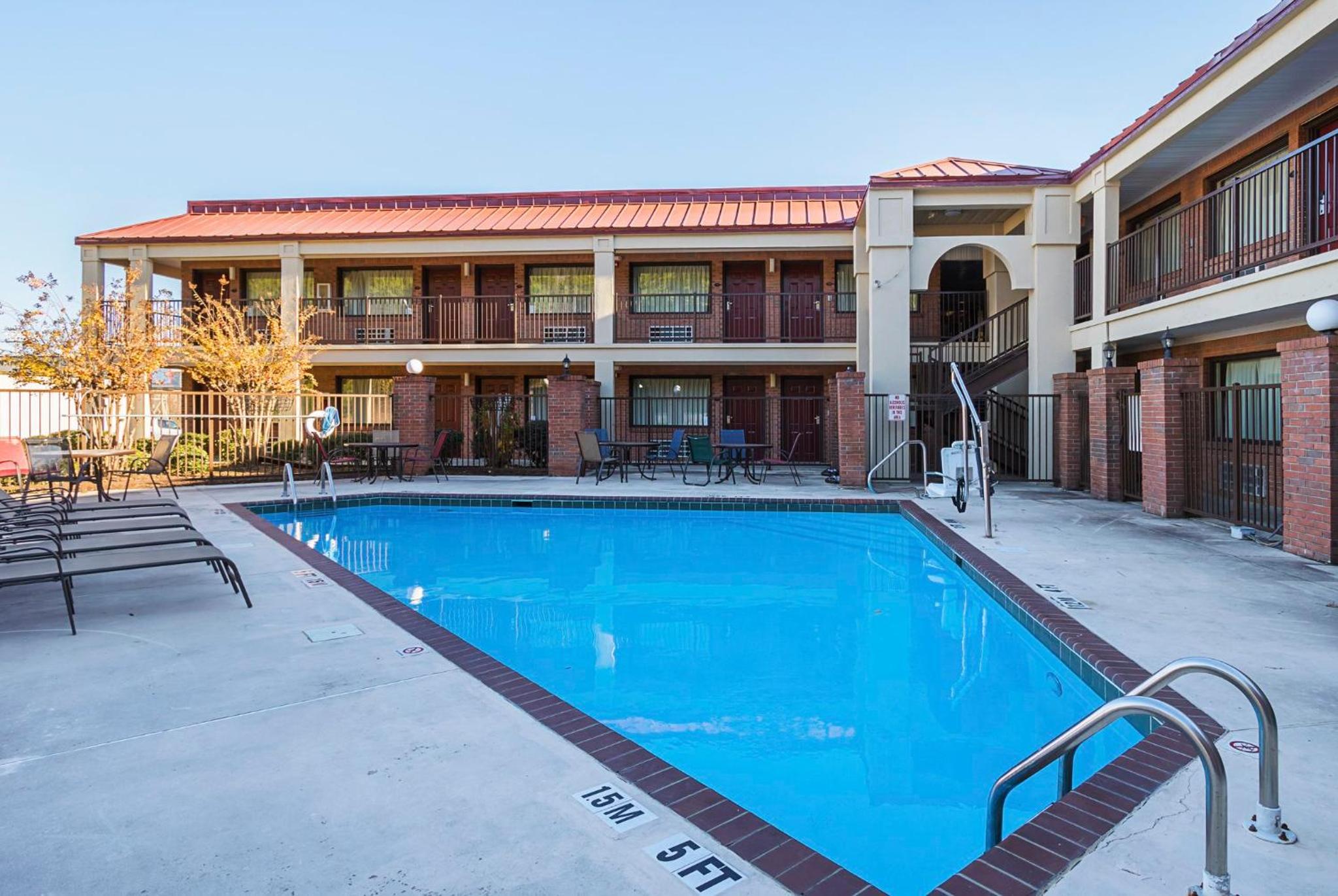 Red Roof Inn & Suites Scottsboro