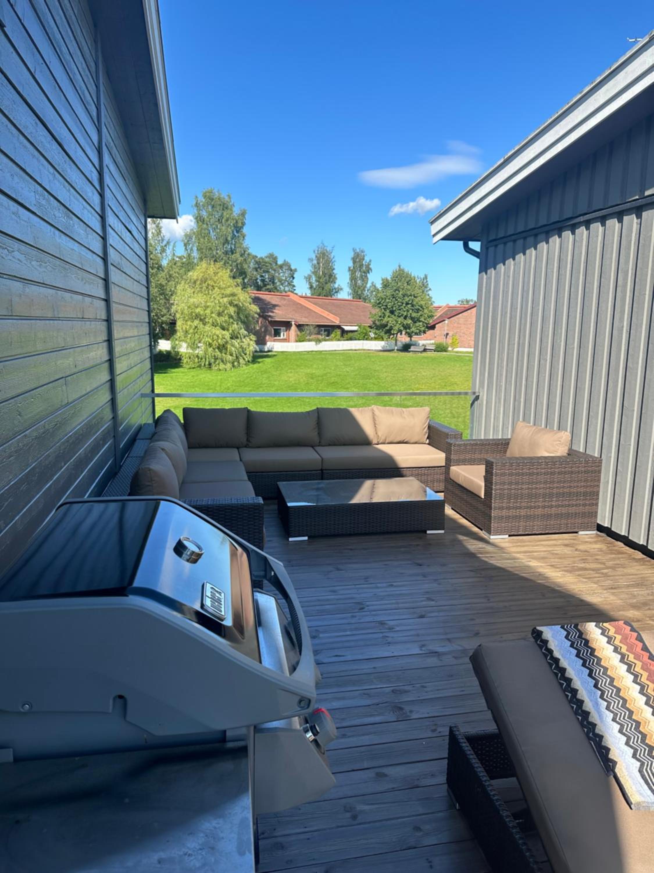 Flott enebolig i rekke til leie view 2