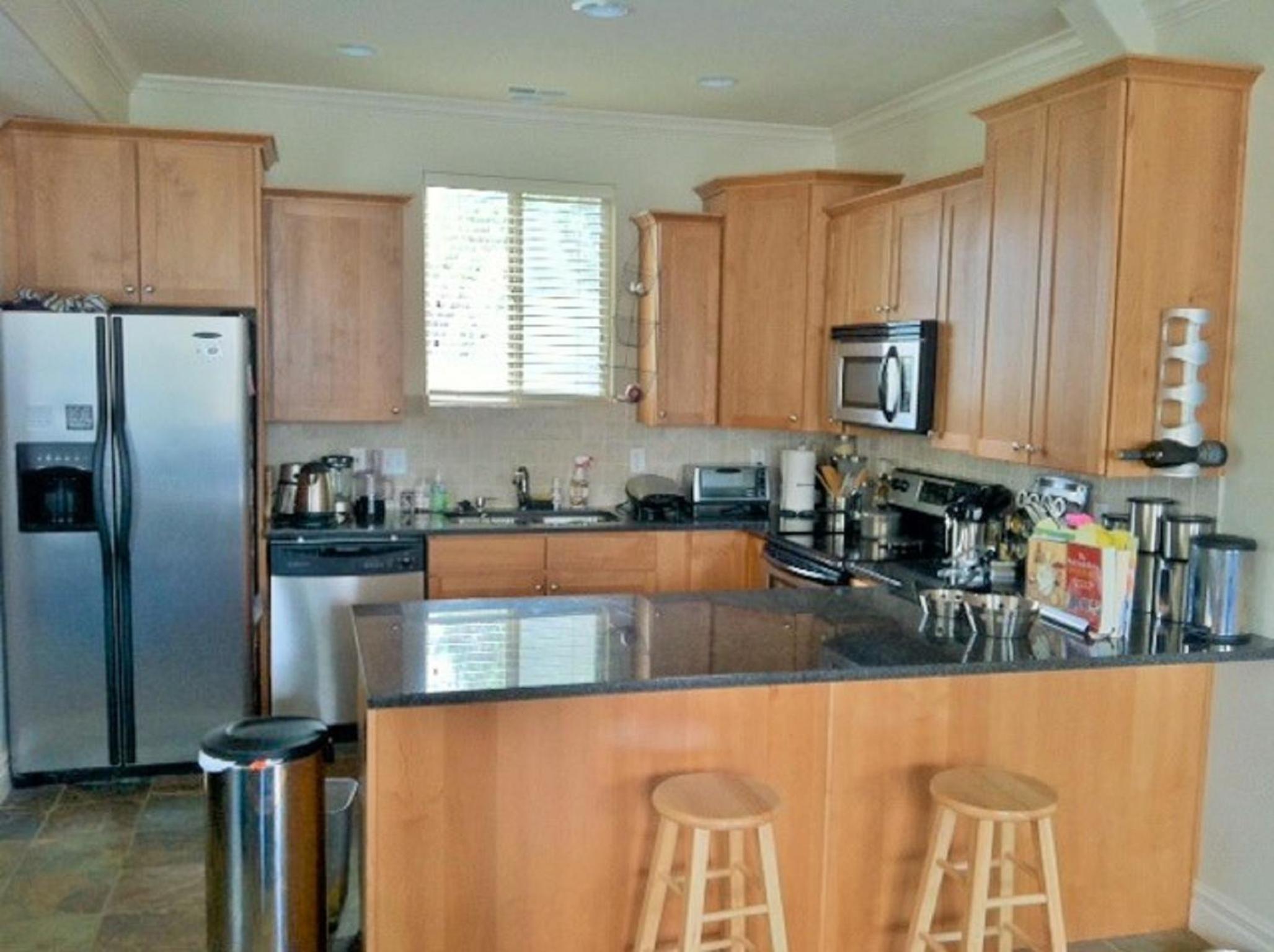 Spacious Townhome Near Downtown