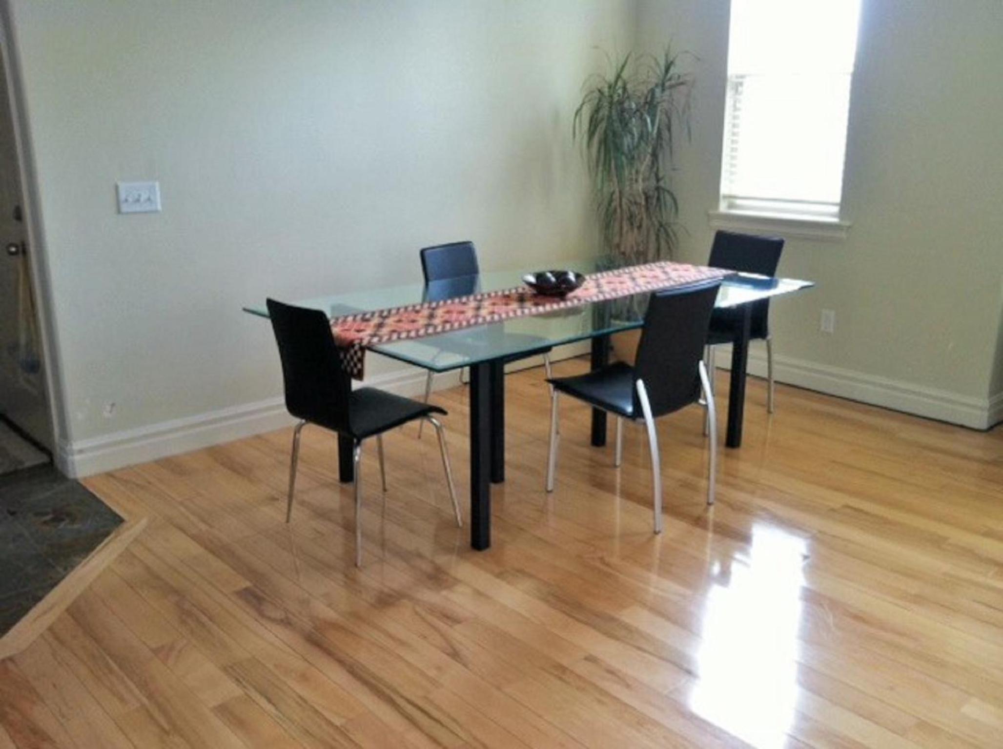 Spacious Townhome Near Downtown