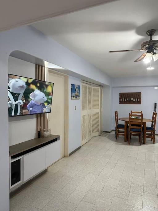 Apartamento en alquiler en la guaira con piscina view 5