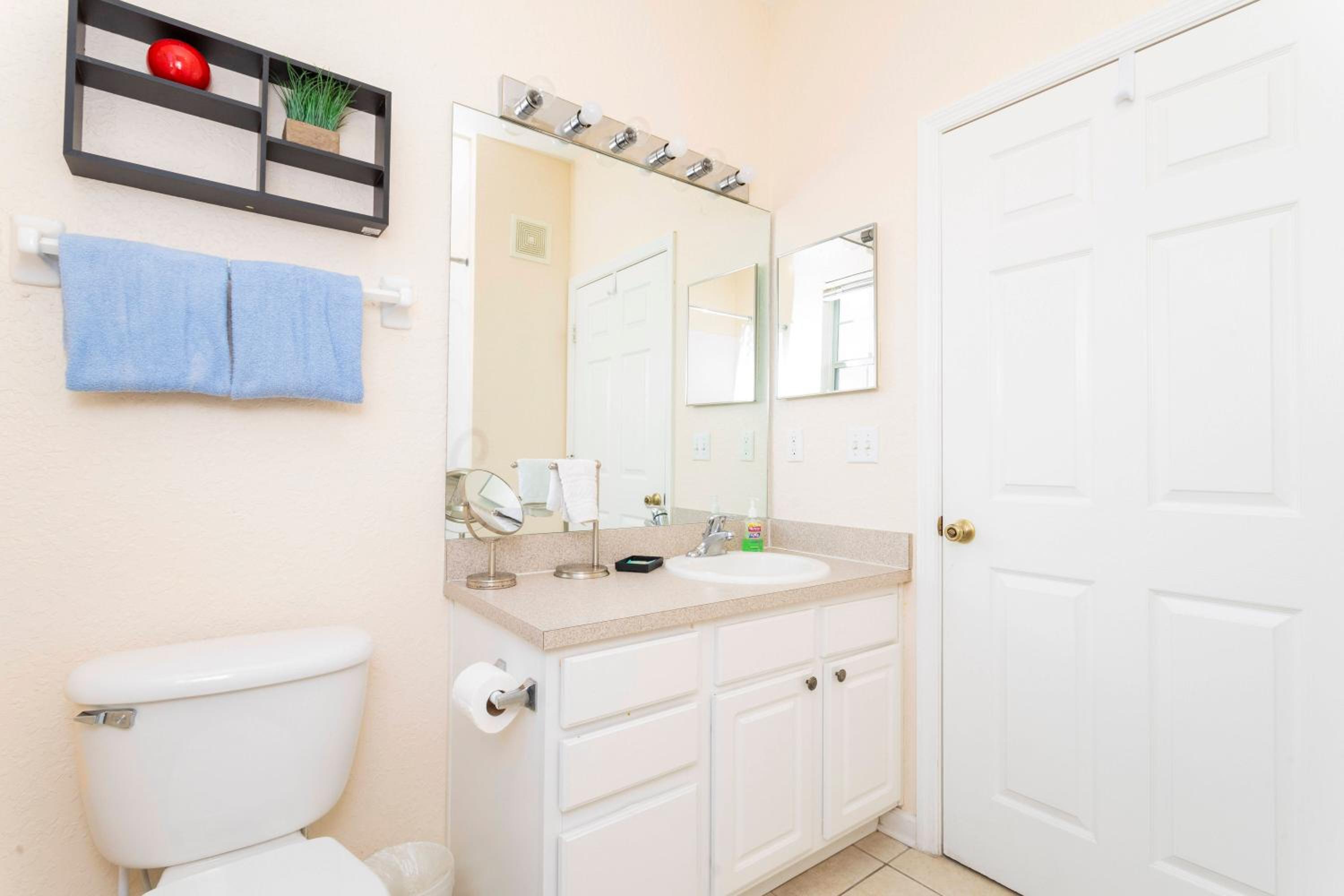Cozy Apartment 3BD2BA at Windsor Hills WH28131