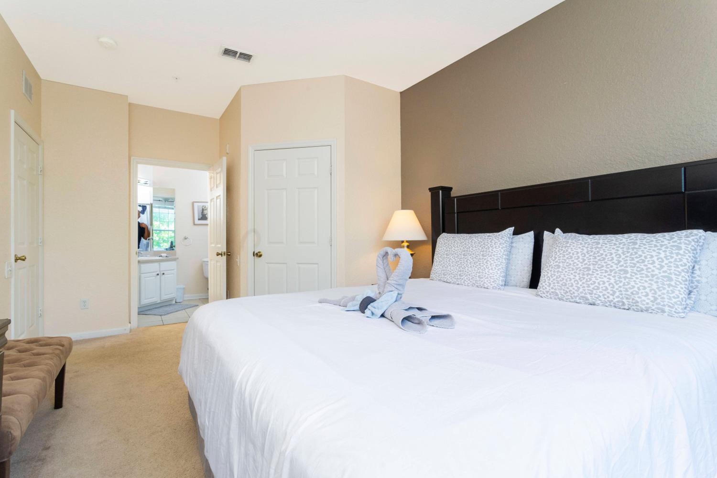 Cozy Apartment 3BD2BA at Windsor Hills WH28131