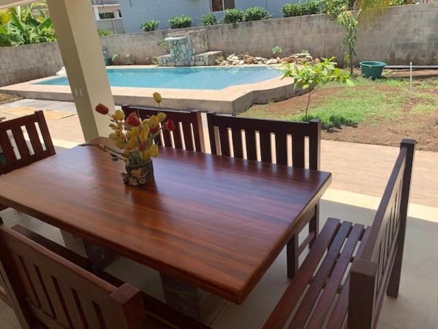 Beautiful 5 Bedrooms Beach House