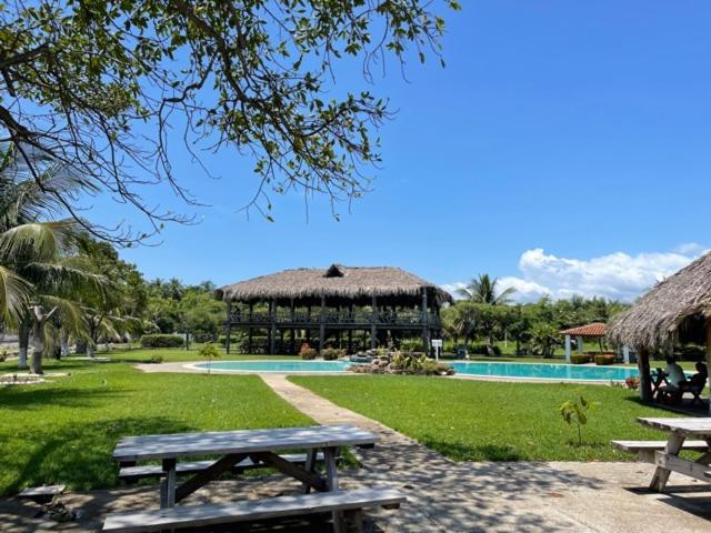 Beautiful 5 Bedrooms Beach House