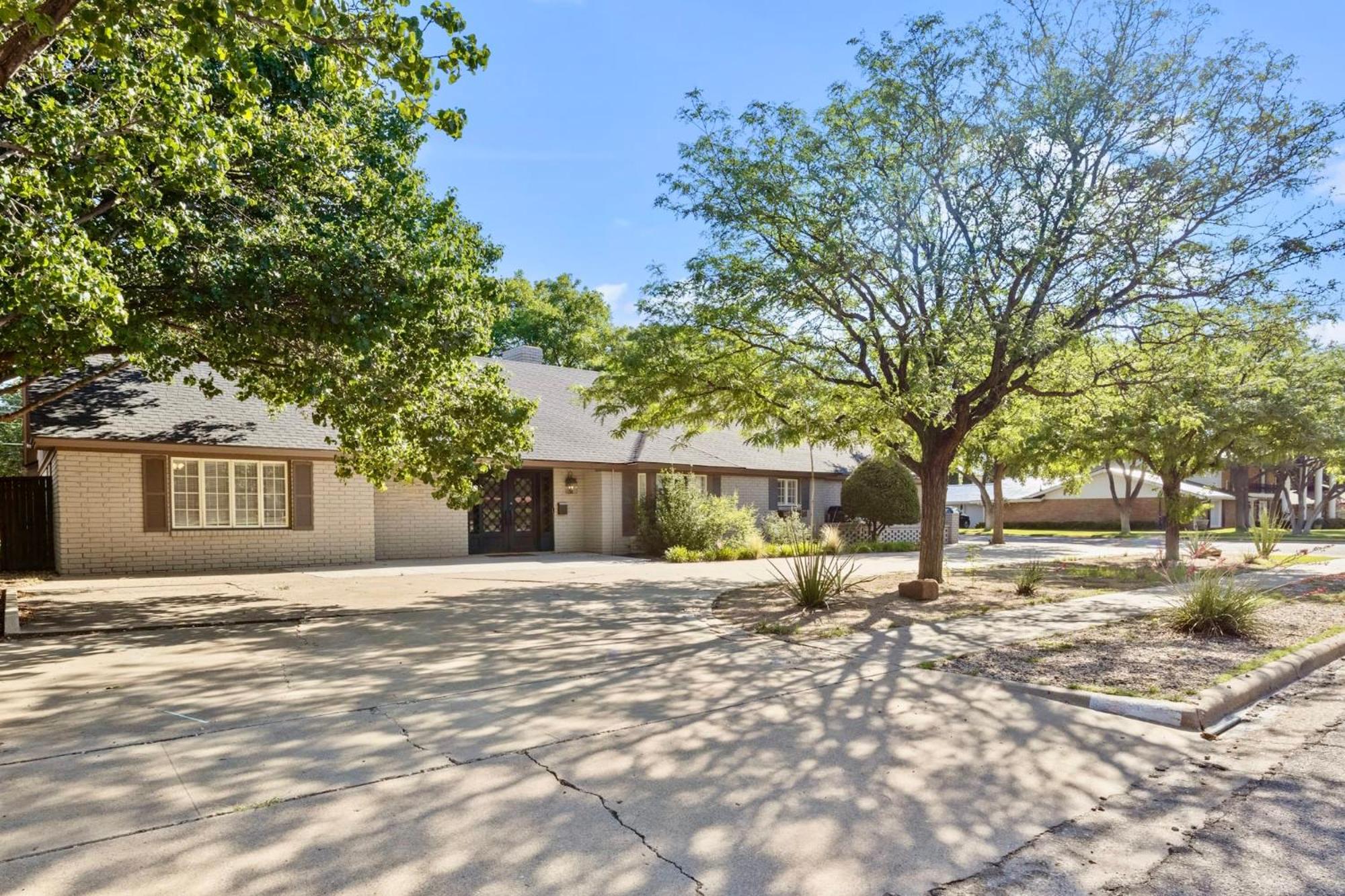 La Dolce Vita 4BR 2BA Close to Tech view 2
