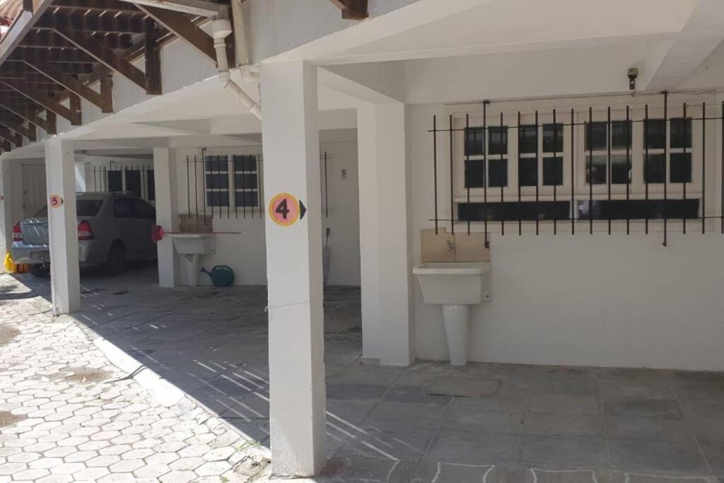 Duplex No 04 de 3 quartos frente ao mar
