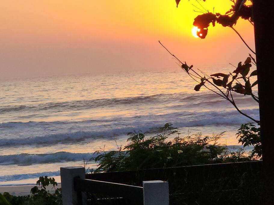 Duplex No 04 de 3 quartos frente ao mar