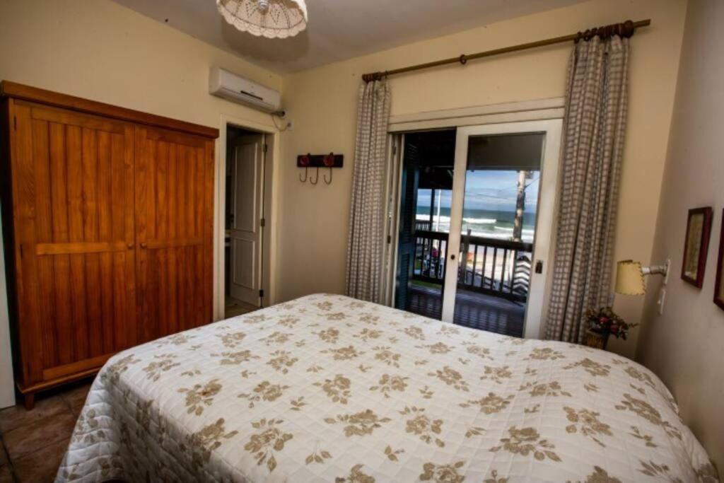 Duplex No 04 de 3 quartos frente ao mar