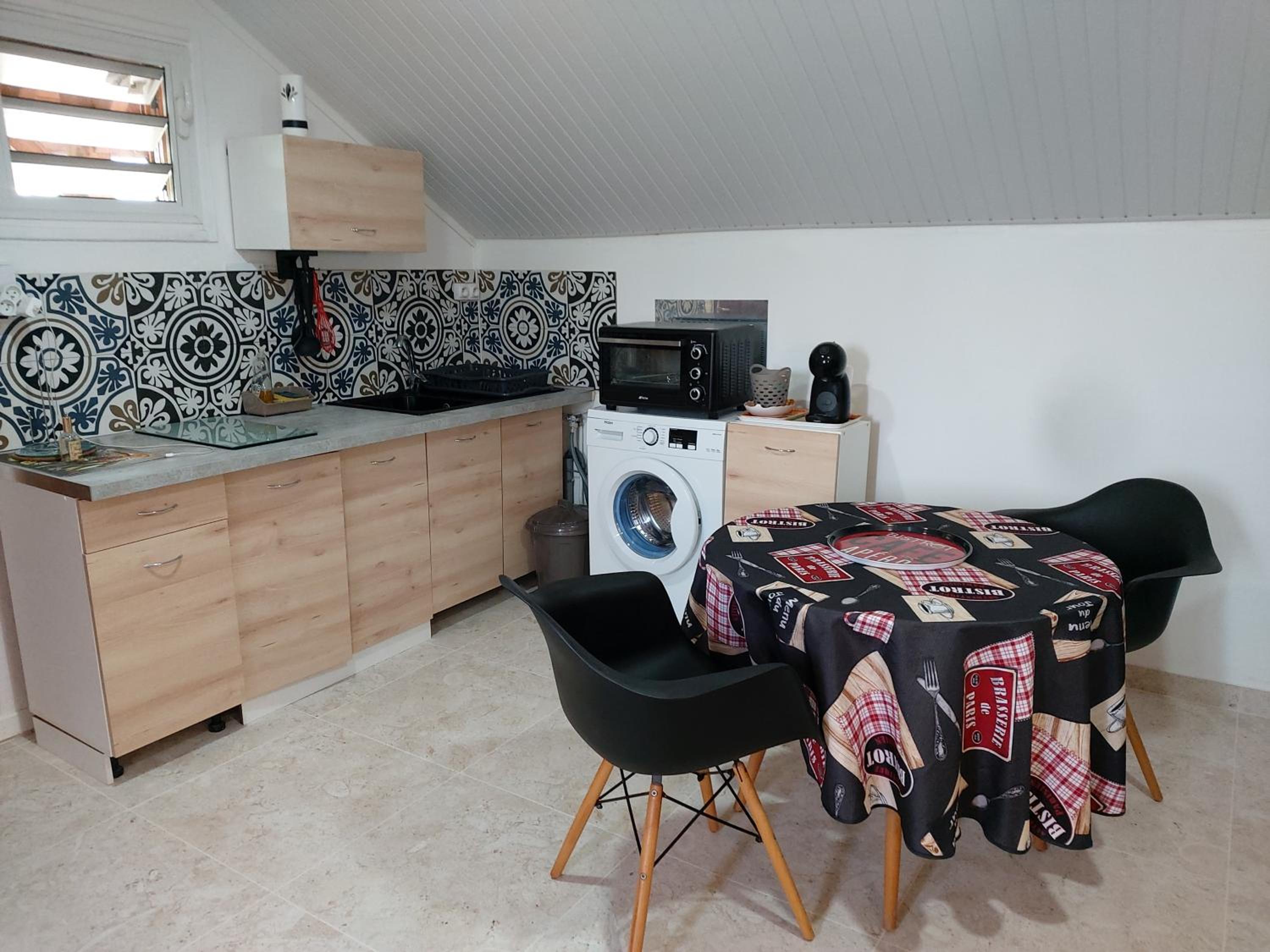 Photo 8