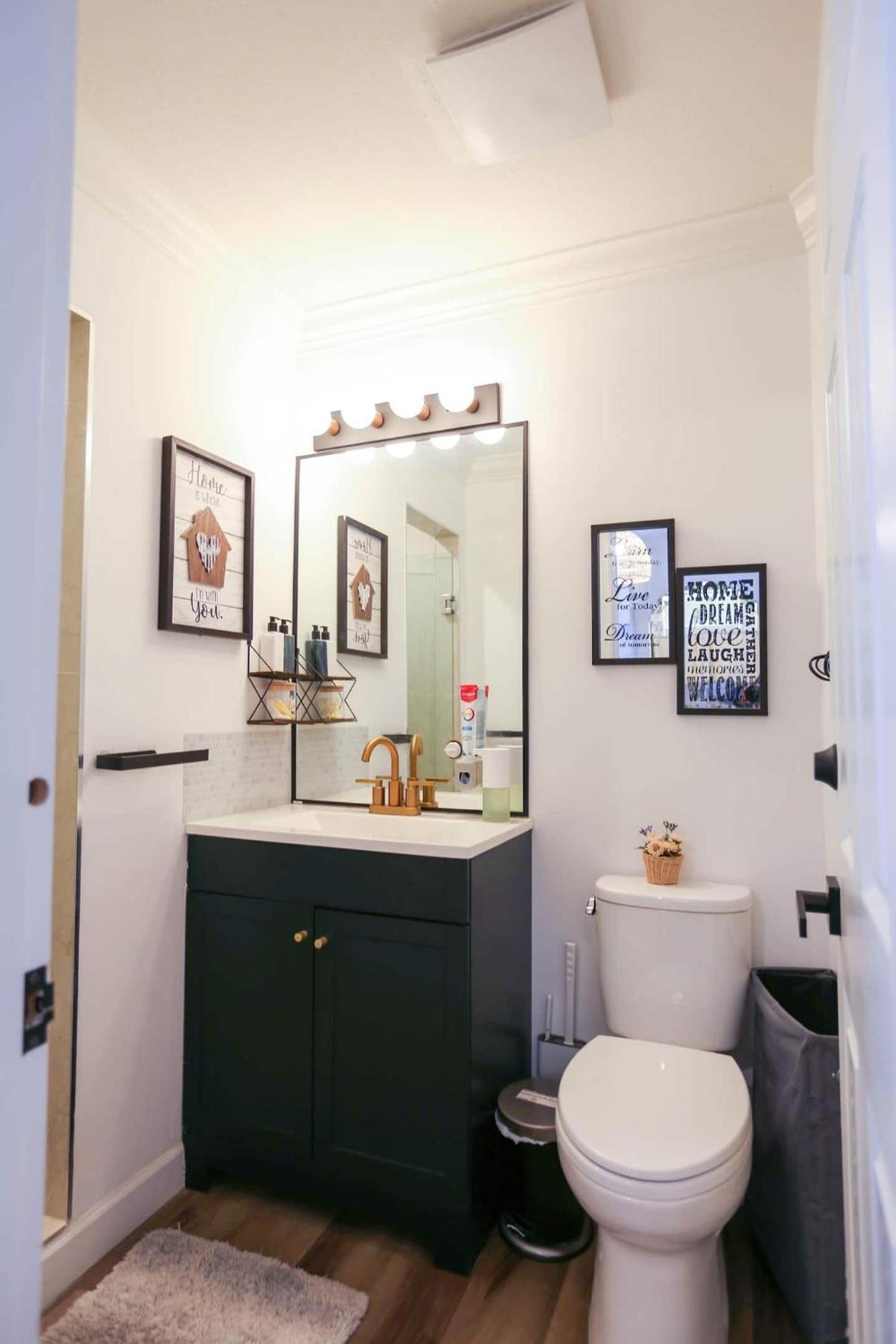 Chic Artistic Studio Suite Exceptional Luxury with Everything You Need NO need to SHARE Room
