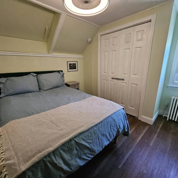 Middletown Modern Townhouse w/Private Fenced Yard - RIBryan Properties view 5