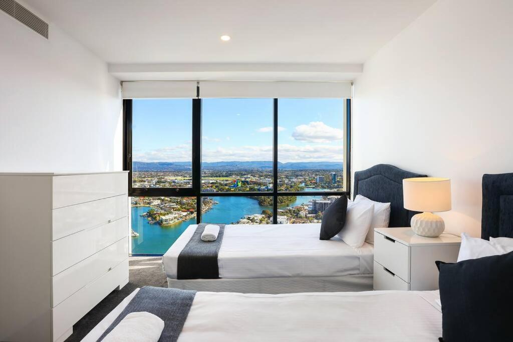 Huge Circle on Cavill 2 BRM Sleeps 6 - Optimise BNB