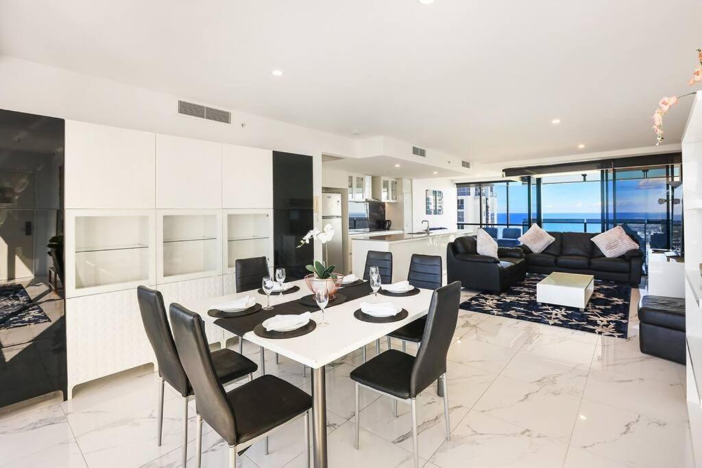 Huge Circle on Cavill 2 BRM Sleeps 6 - Optimise BNB