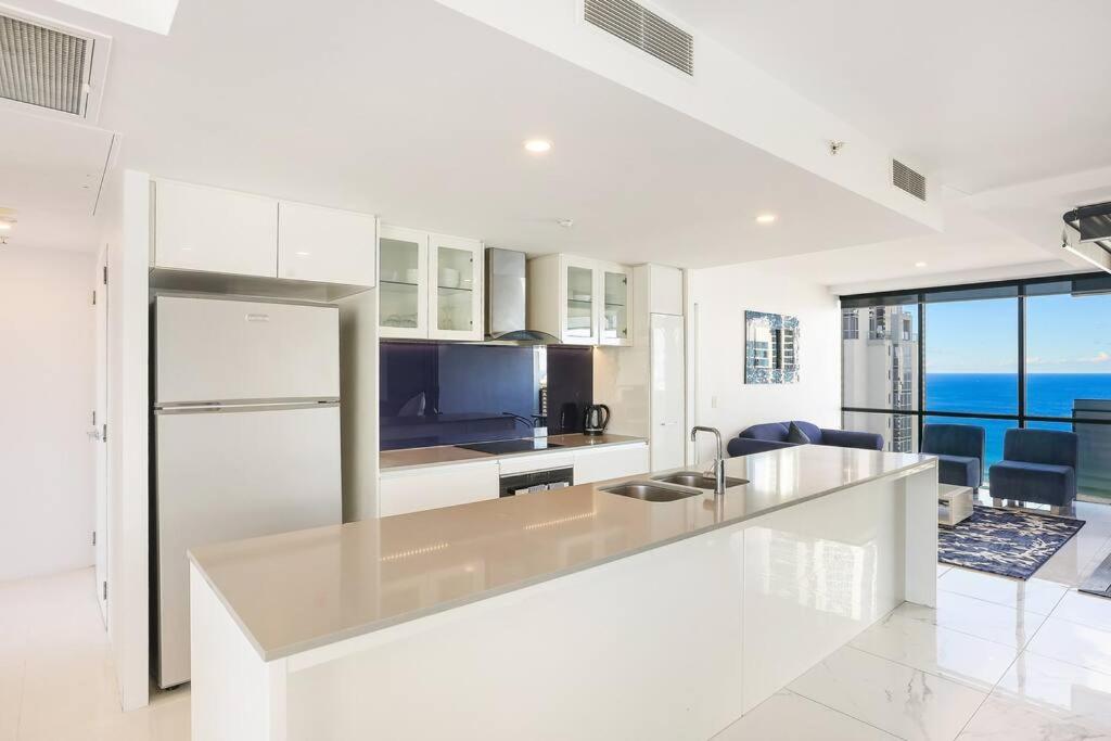 Huge Circle on Cavill 2 BRM Sleeps 6 - Optimise BNB