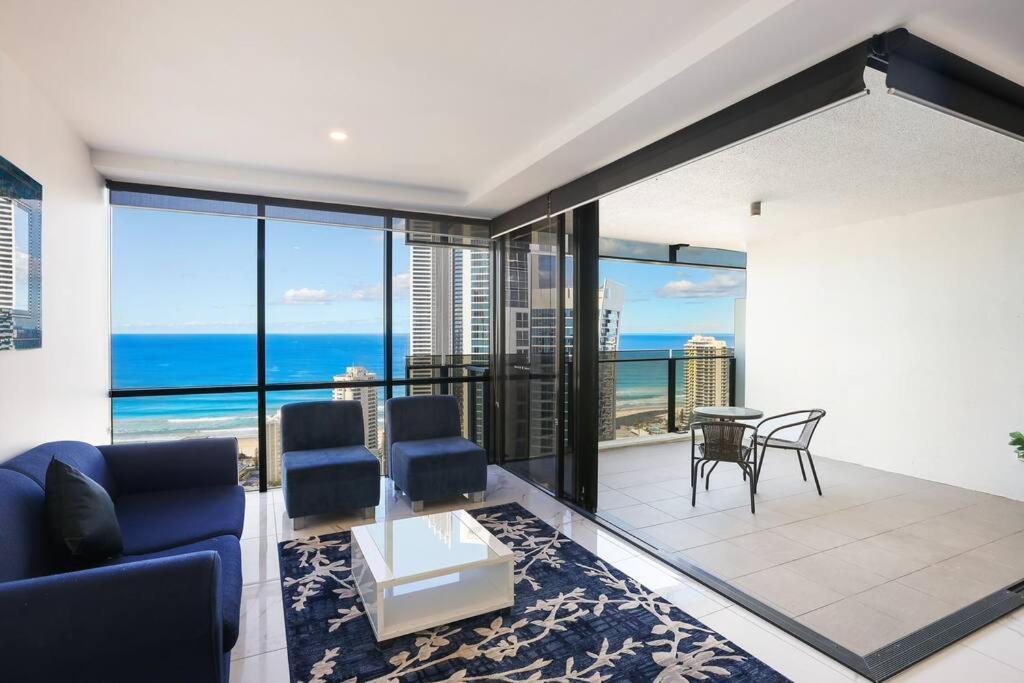 Huge Circle on Cavill 2 BRM Sleeps 6 - Optimise BNB