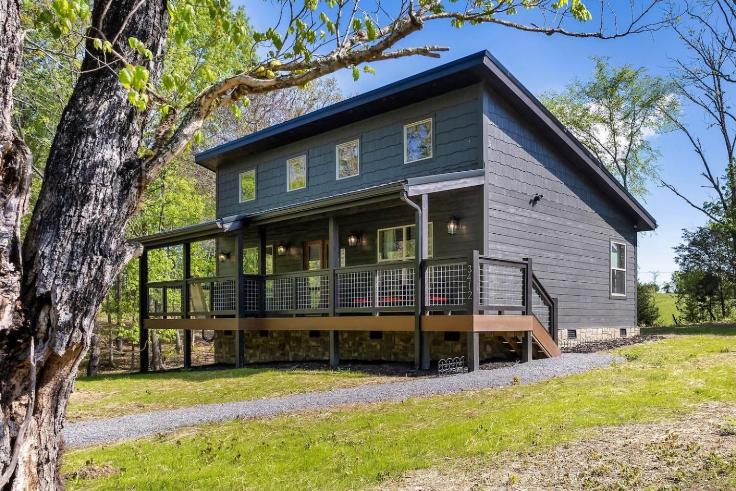 Hotel Mountain Cabin Getaway Jacuzzi & Stunning Views - Image 1