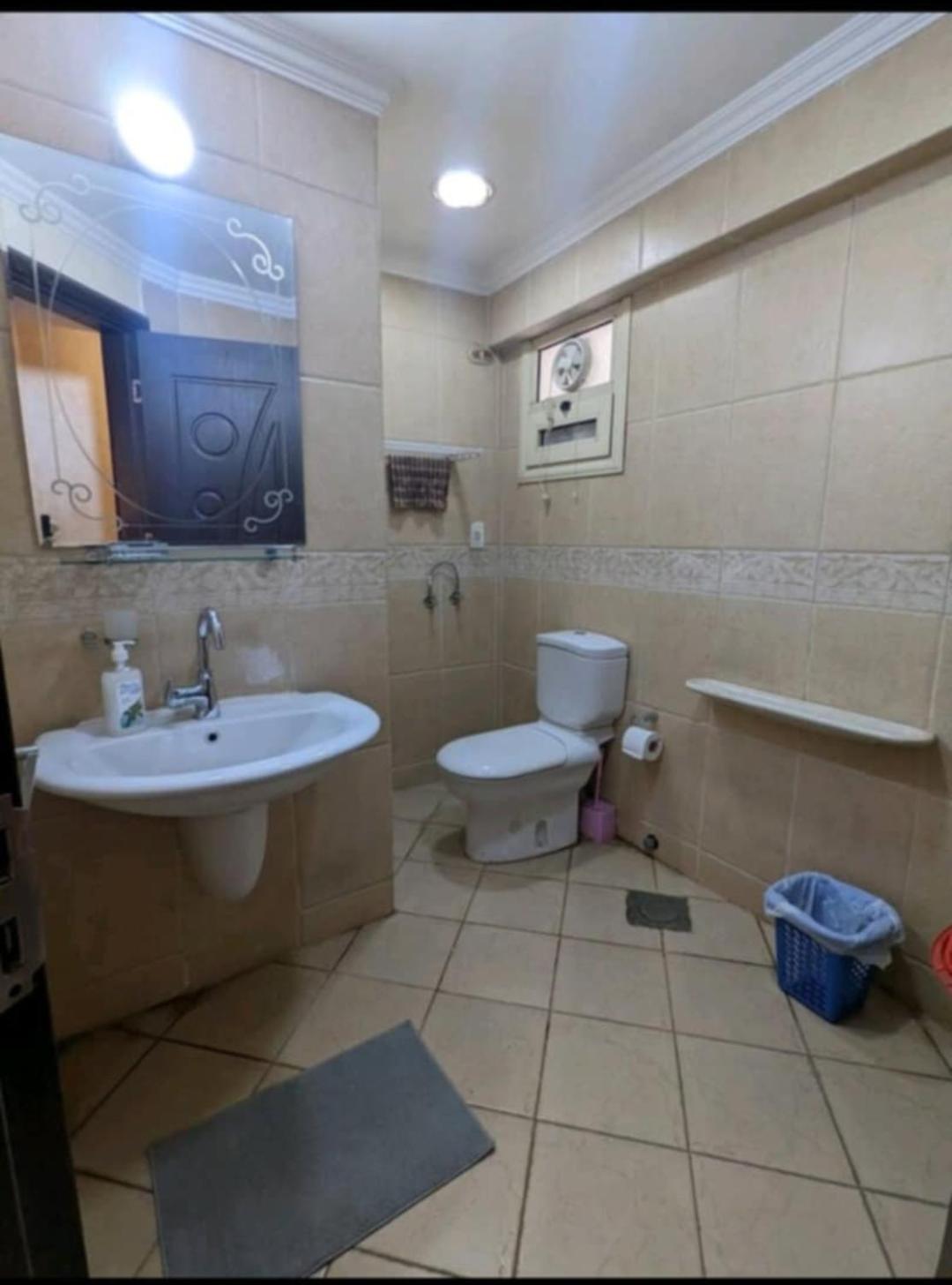 Doqi apartment 3 rooms 2 bathroom WiFi near Nile