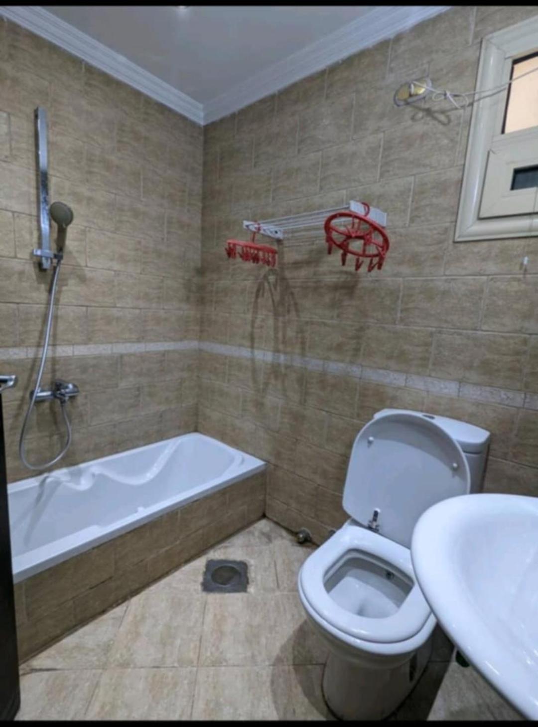 Doqi apartment 3 rooms 2 bathroom WiFi near Nile