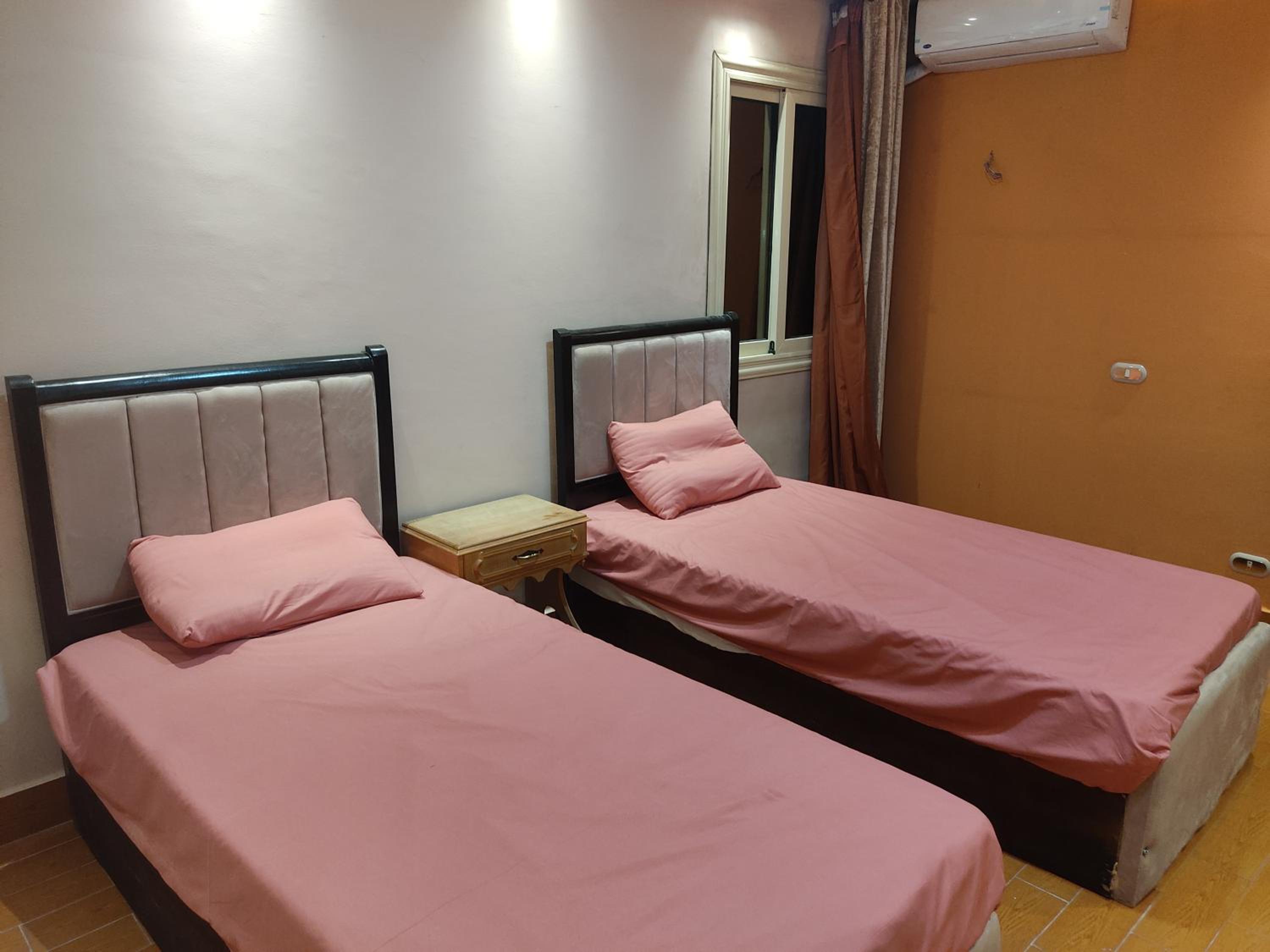 Doqi apartment 3 rooms 2 bathroom WiFi near Nile