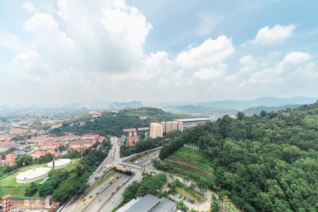 KL East Mall-TheRidge-PS4-Netflix-Forest View photo 4