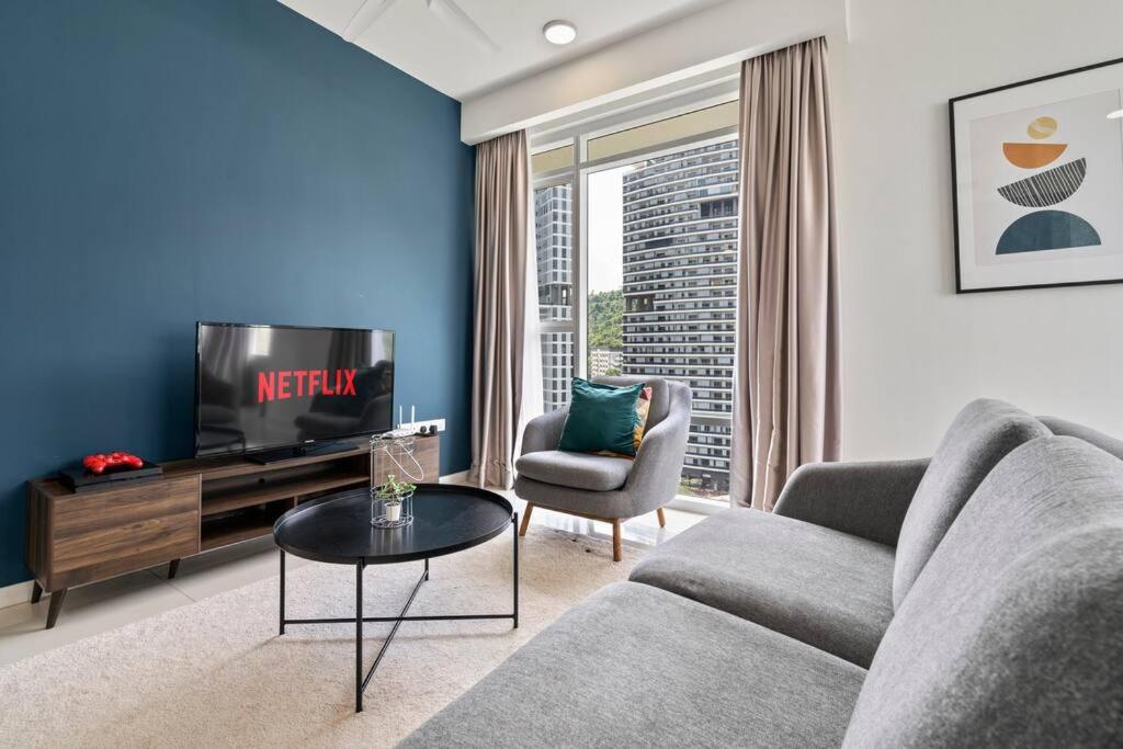 KL East Mall-TheRidge-PS4-Netflix-Forest View photo 6