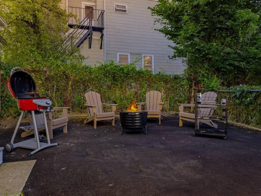 4BR Lux Home near Harvard MIT Parking BBQ Fire Pit