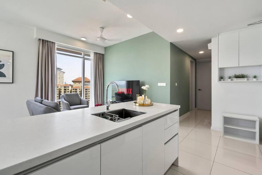 KL East Mall-TheRidge-PS4-Pool Table-Netflix