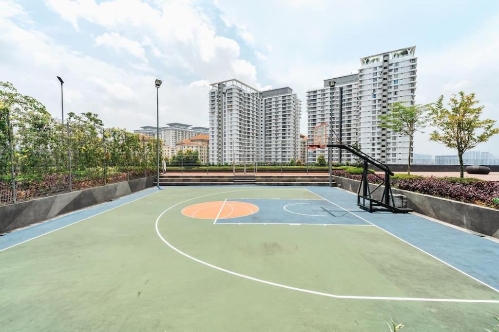 KL East Mall-TheRidge-PS4-Pool Table-Netflix