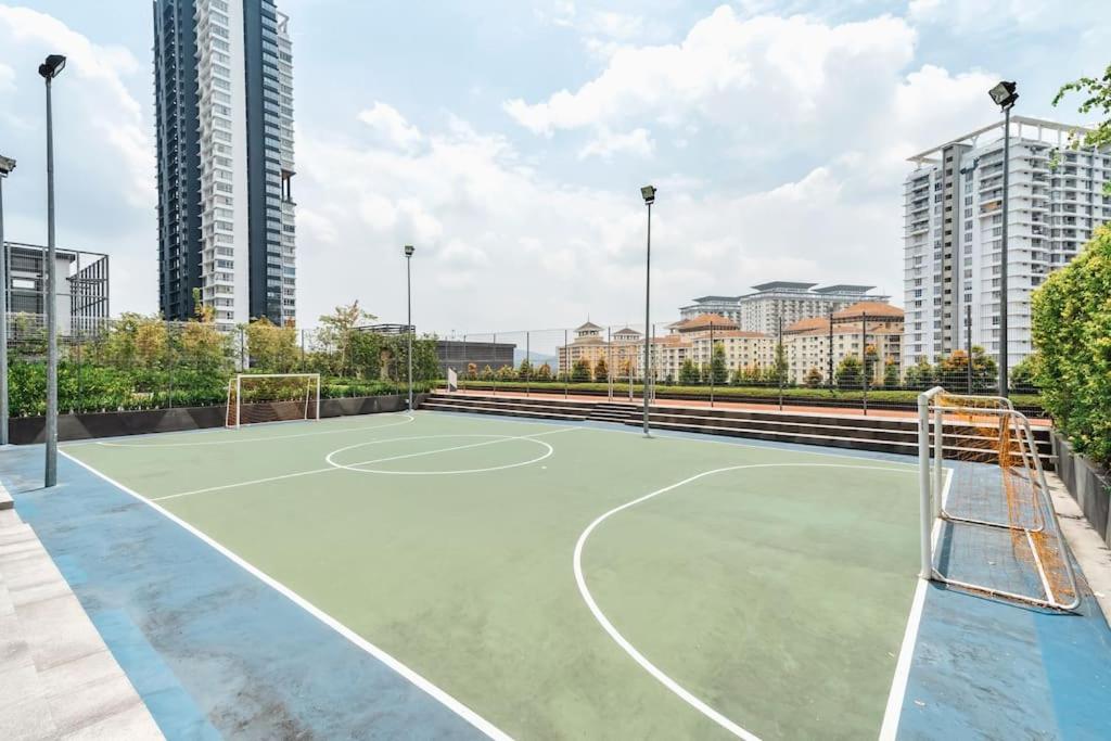 KL East Mall-TheRidge-PS4-Pool Table-Netflix