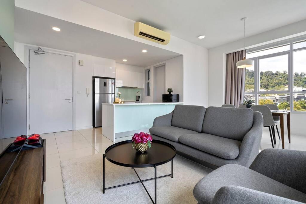 KL East Mall-TheRidge-PS4-Pool Table-Netflix
