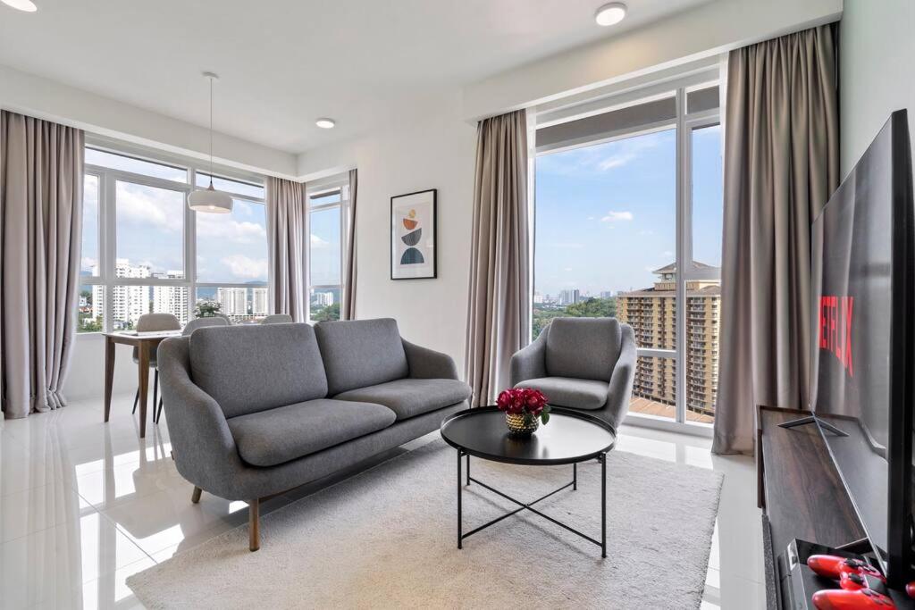 KL East Mall-TheRidge-PS4-Pool Table-Netflix