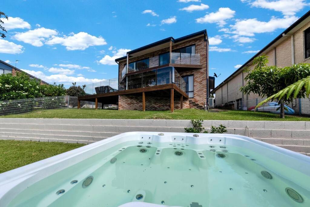 Lakefront Paradise Retreat