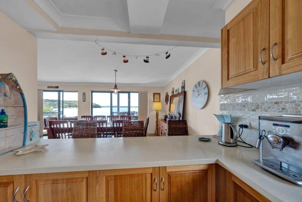 Lakefront Paradise Retreat