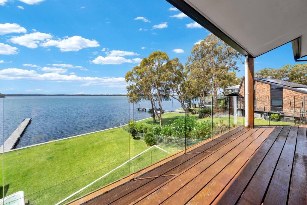 Lakefront Paradise Retreat