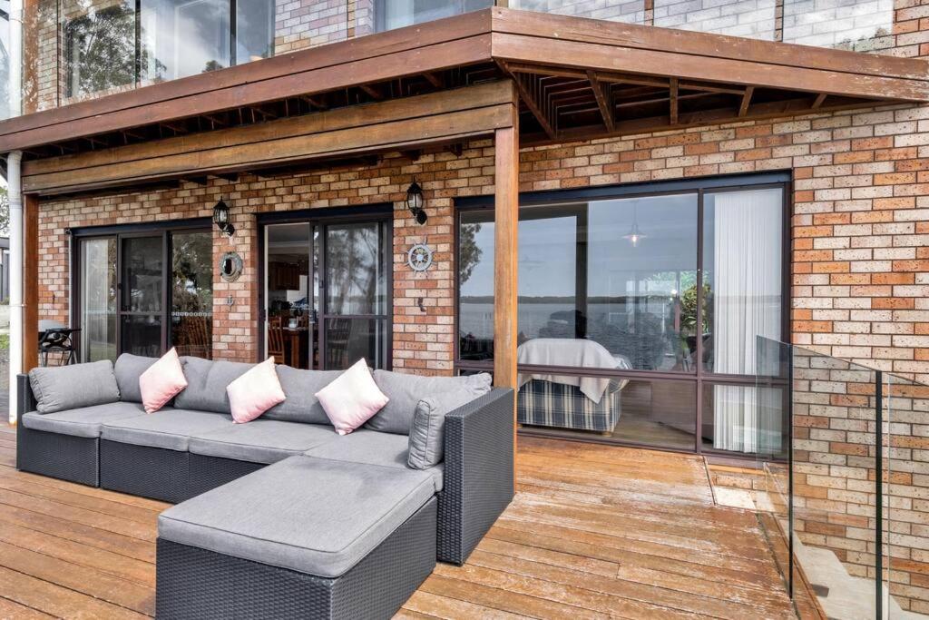 Lakefront Paradise Retreat
